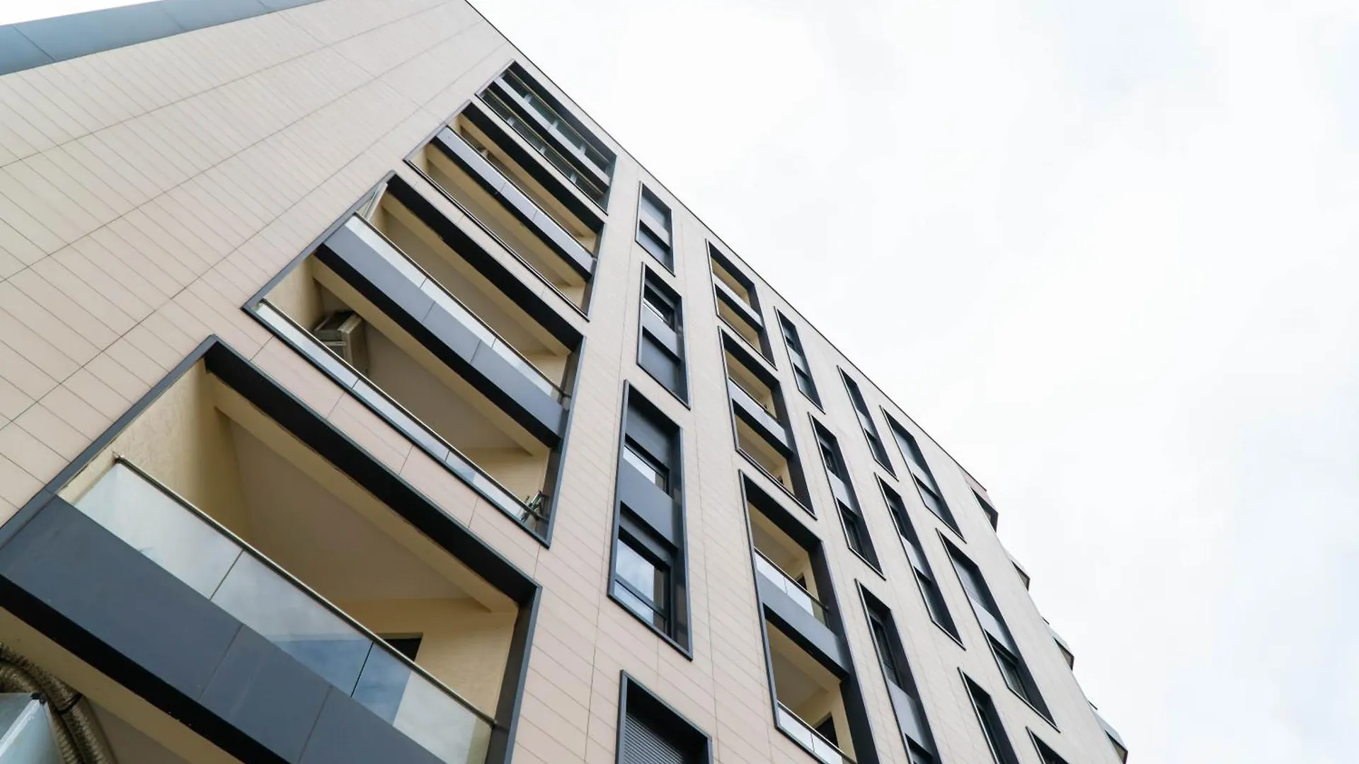 Signature Apartment 12 Tirana 0*,  Albania