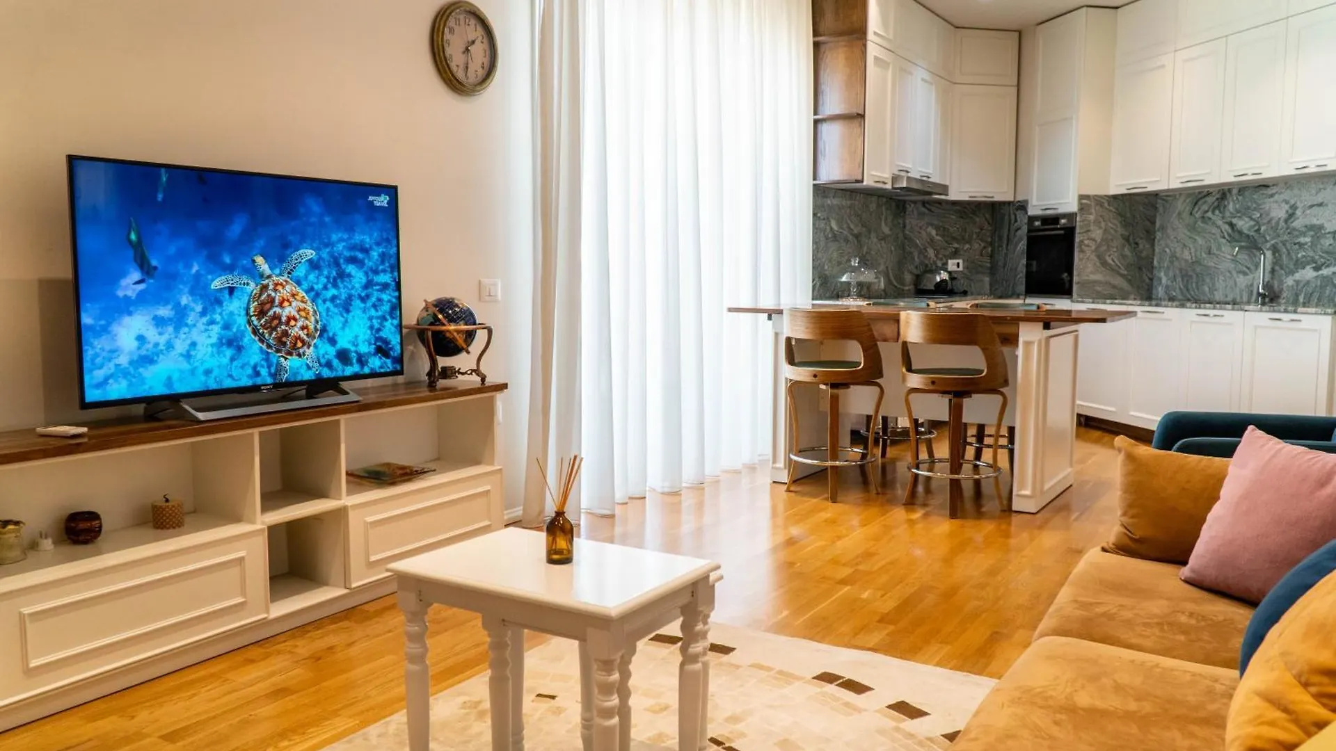 Signature Apartment 12 Tirana