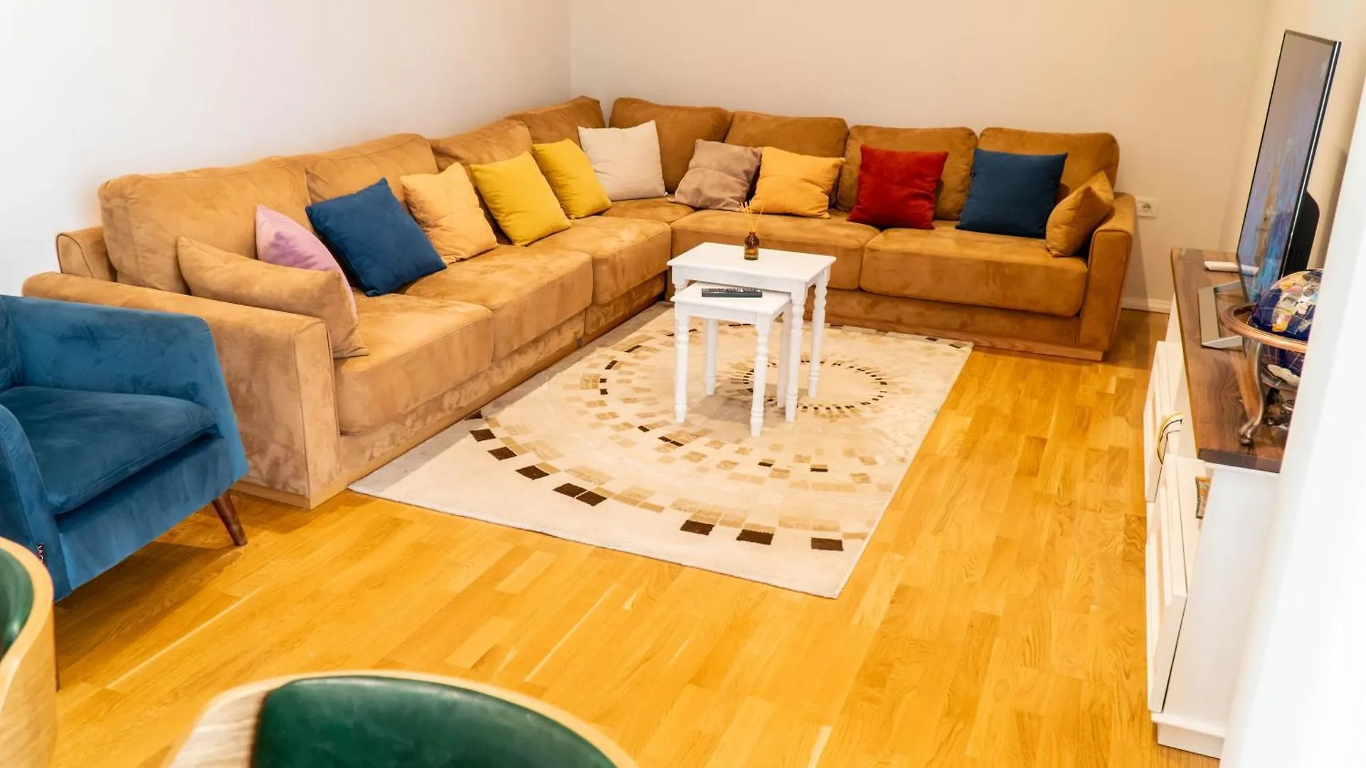 Signature Apartment 12 Tirana