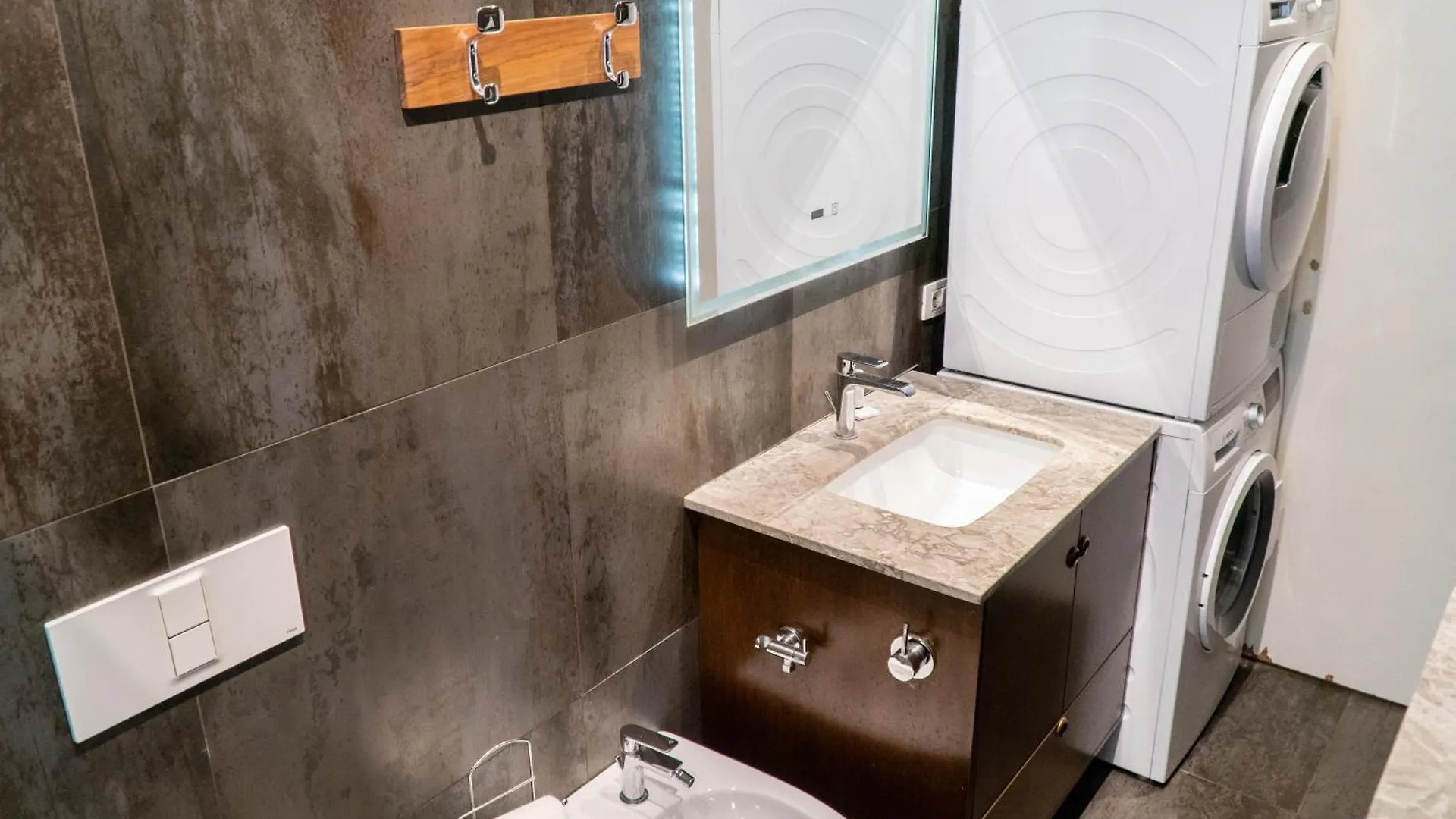 Signature Apartment 12 Tirana