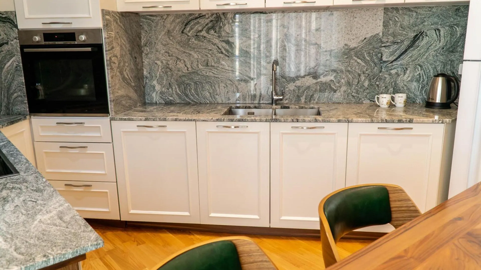 Signature Apartment 12 Tirana